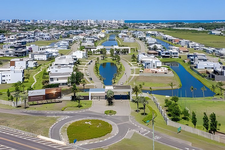 Casa 4 Suítes com piscina Fundos Lago-Ilhas Resort